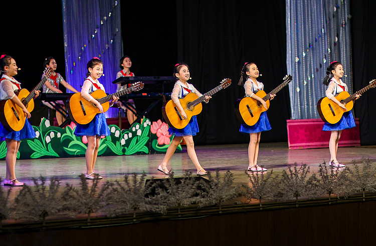 Дети из КНДР могут приехать с концертом в Приморье.